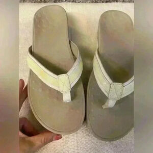 Sz 10 Vionic High Tide Cream White Patent Platform Flip Flop new